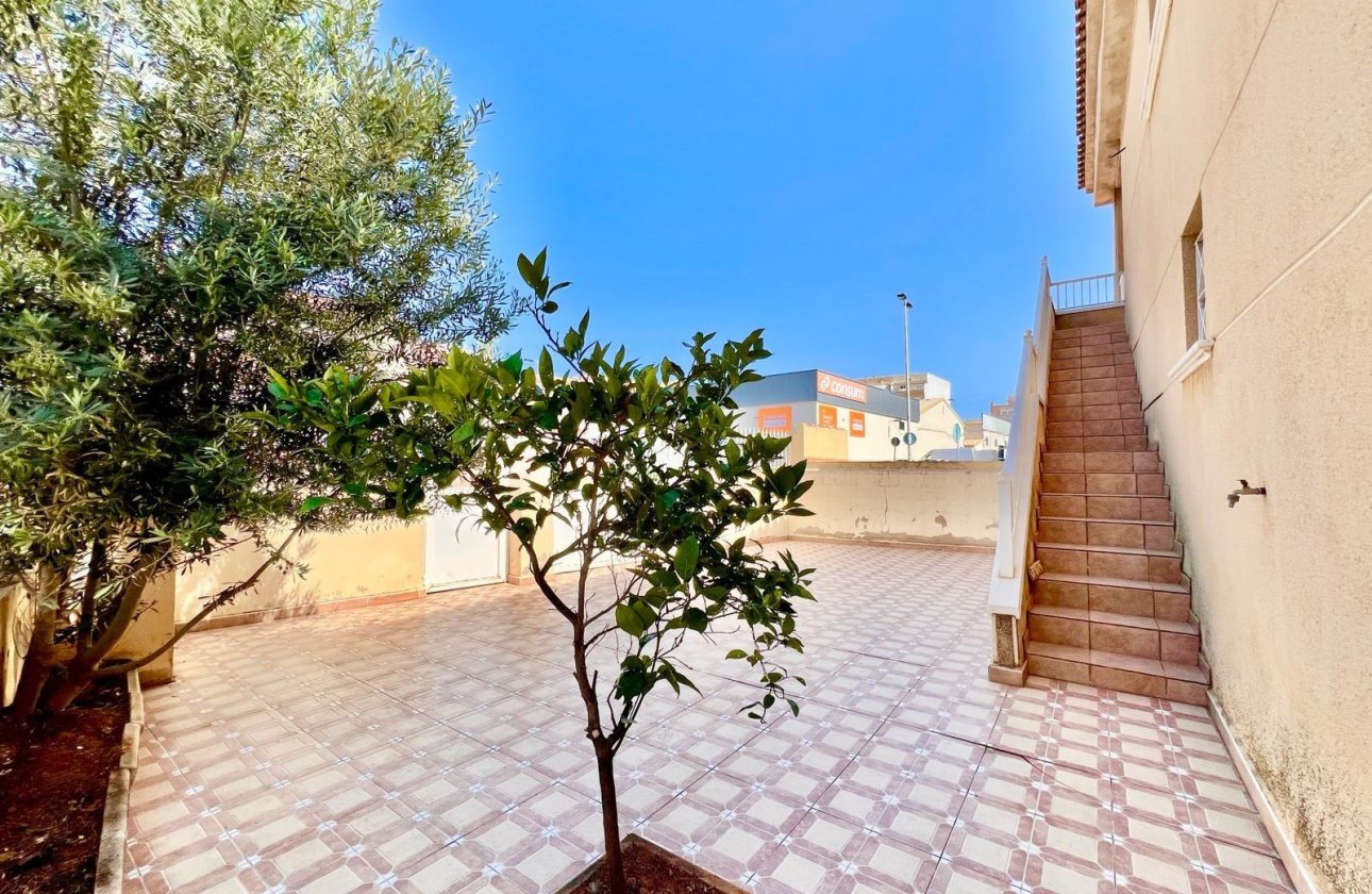 Herverkoop - Bungalow -
Torrevieja - Centro