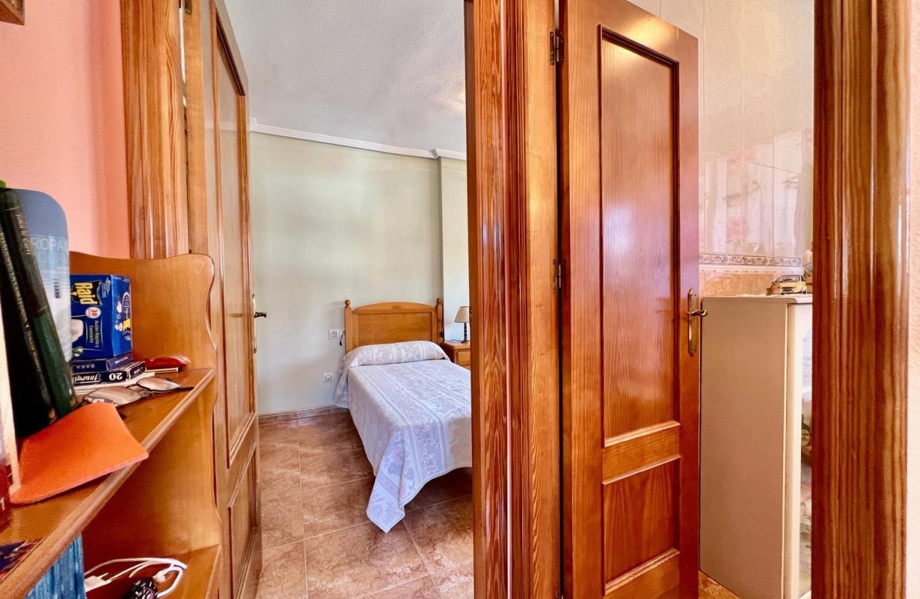 Herverkoop - Bungalow -
Torrevieja - Centro