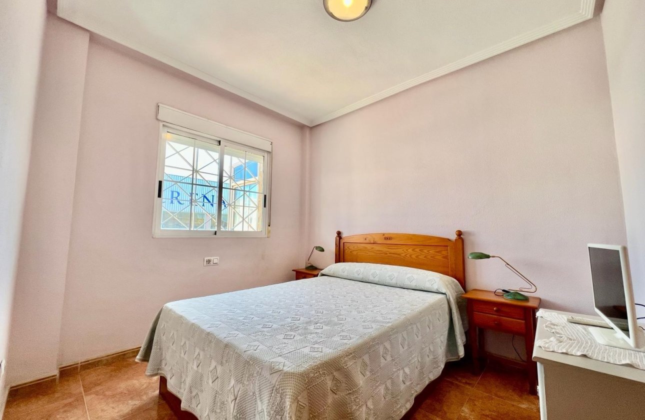 Herverkoop - Bungalow -
Torrevieja - Centro