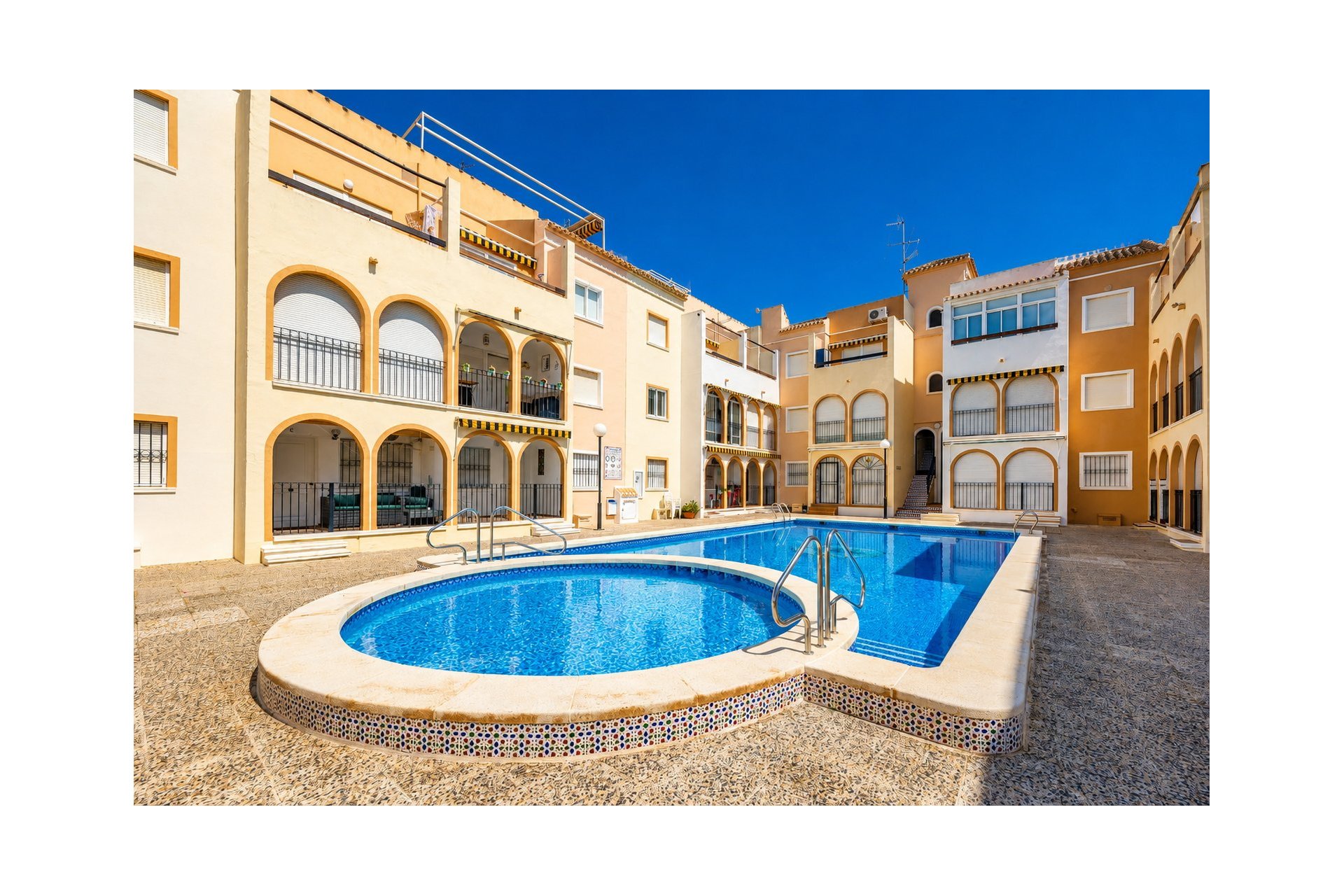 Herverkoop - Bungalow -
Torrevieja - Costa Blanca