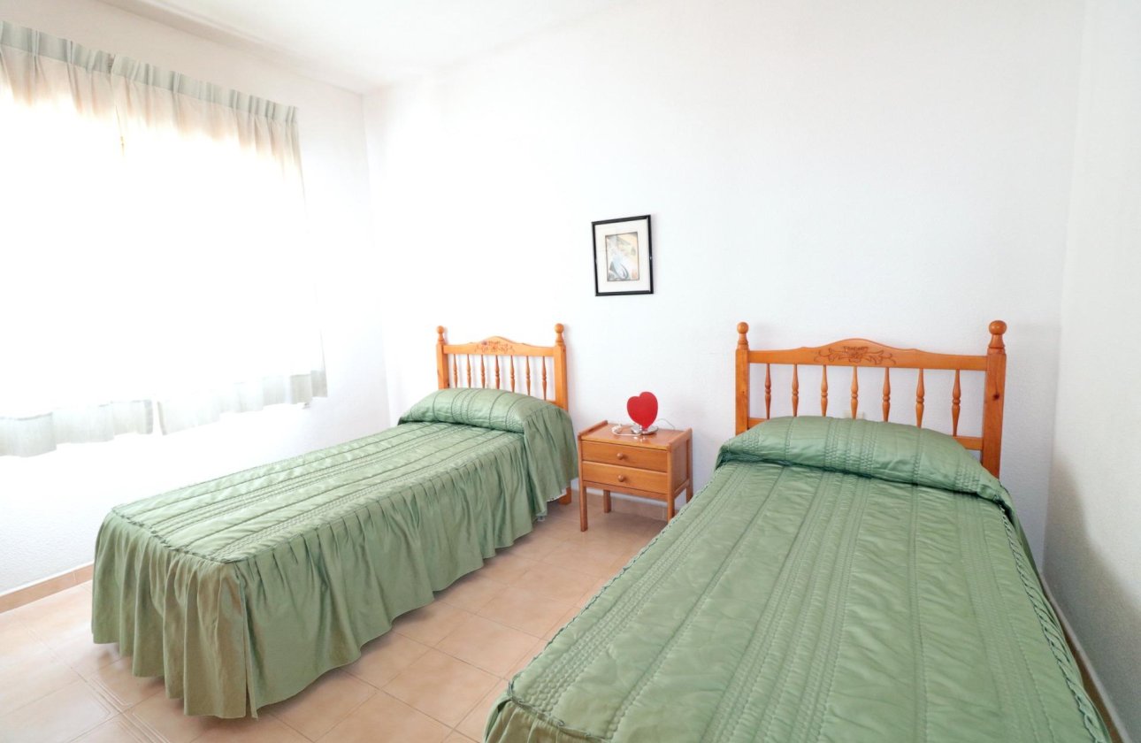 Herverkoop - Bungalow -
Torrevieja - El Acequión - Los Náufragos
