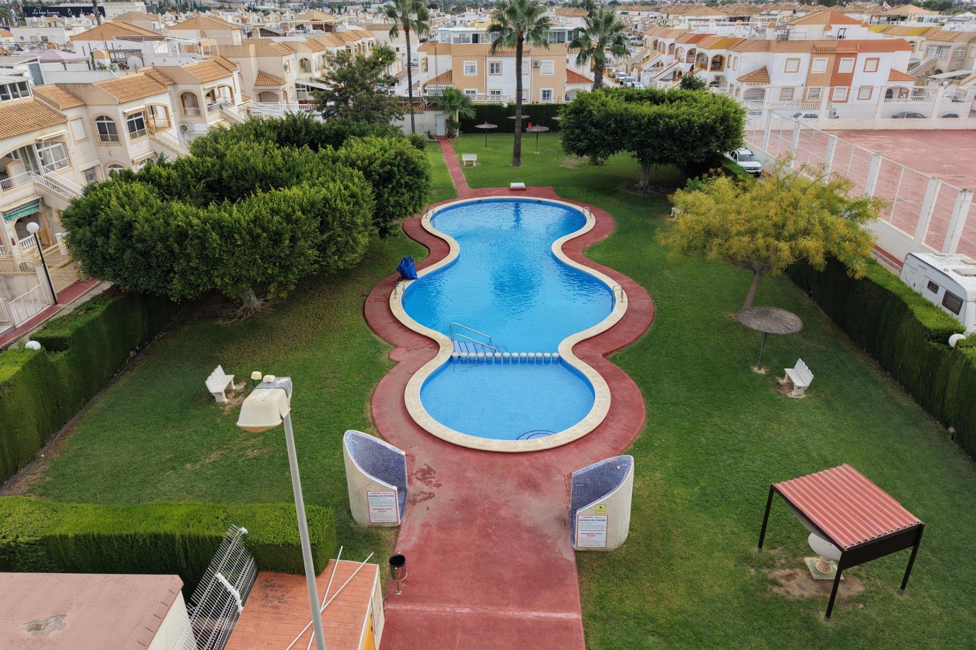 Herverkoop - Bungalow -
Torrevieja - El Limonar