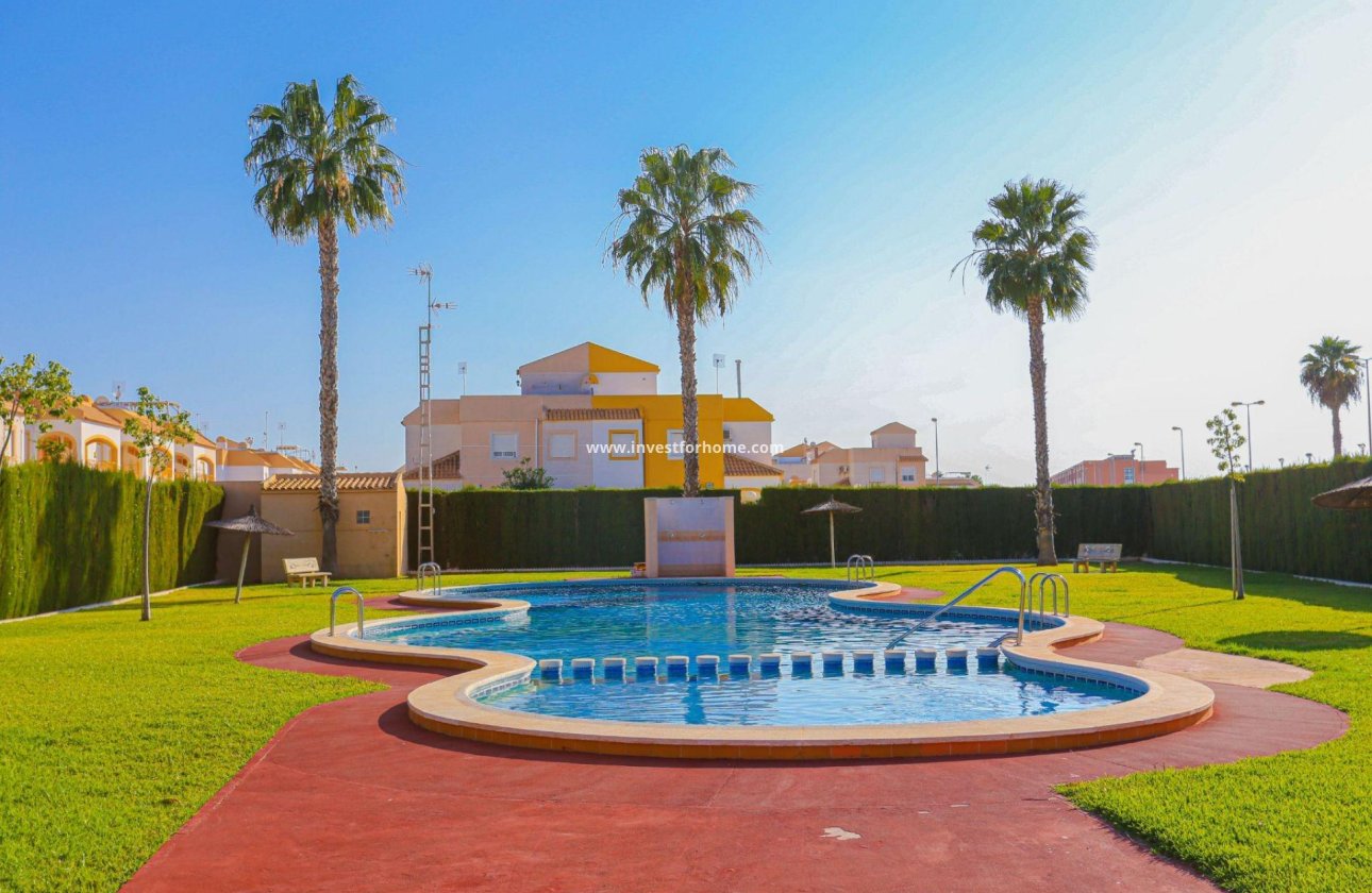 Herverkoop - Bungalow -
Torrevieja - El Limonar