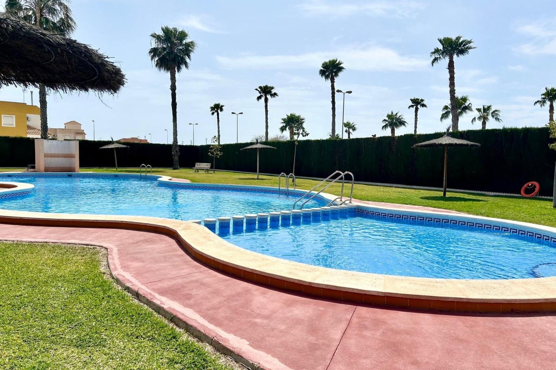 Herverkoop - Bungalow -
Torrevieja - El Limonar