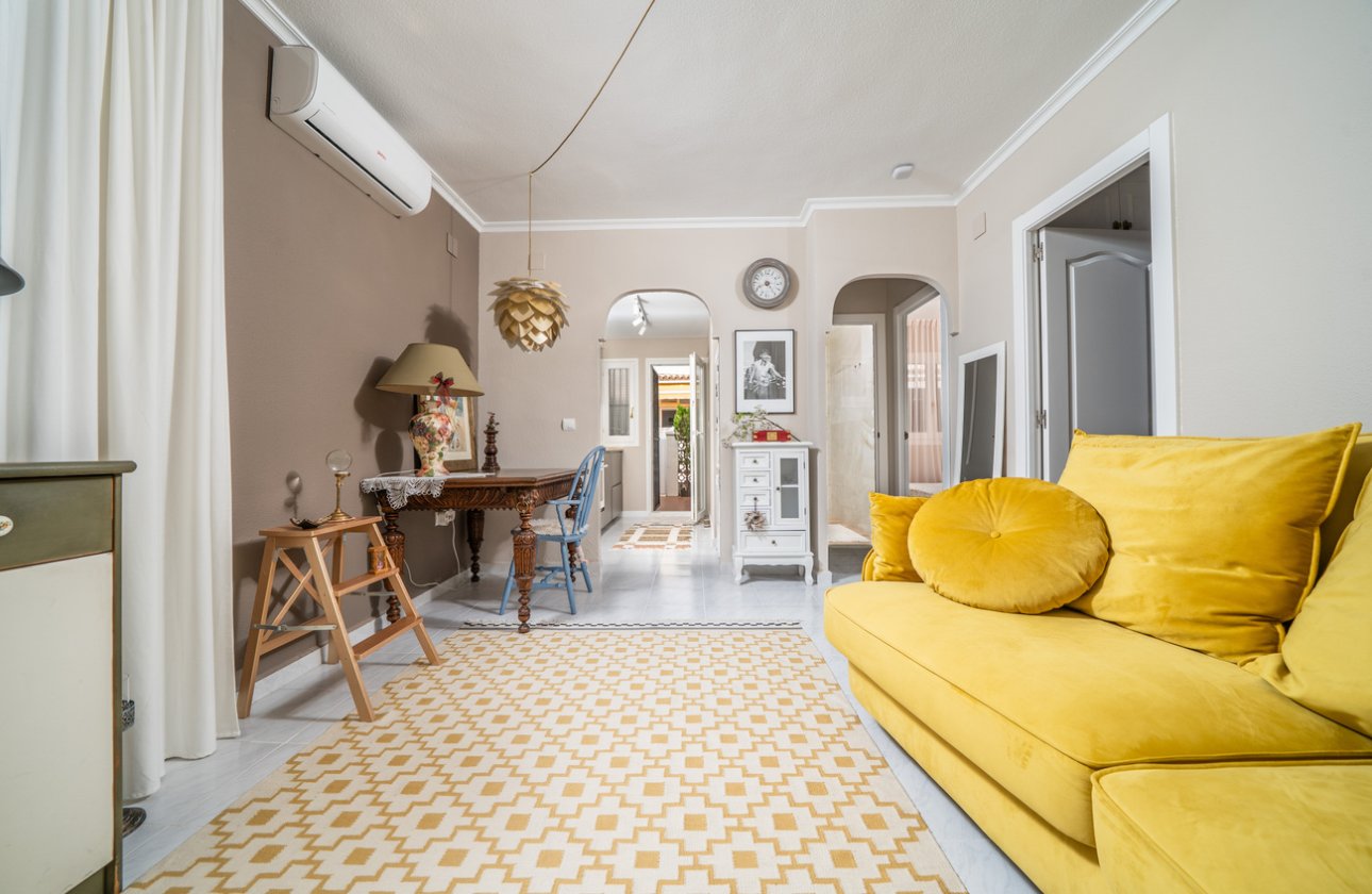 Herverkoop - Bungalow -
Torrevieja - La Mata