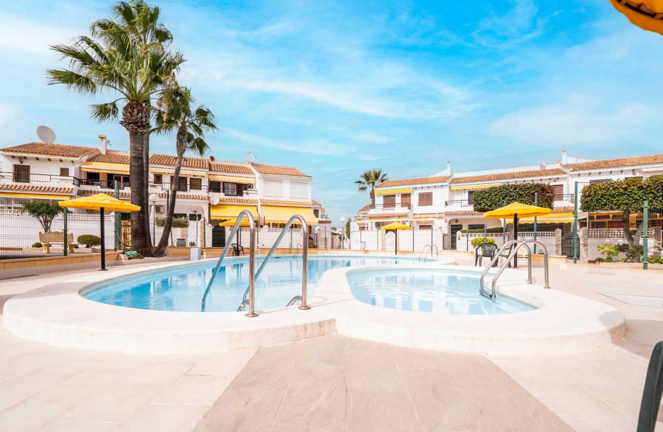 Herverkoop - Bungalow -
Torrevieja - La Mata