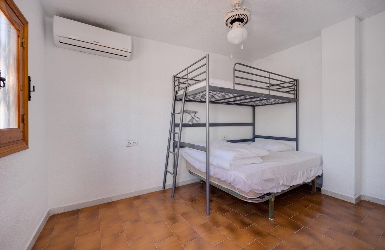 Herverkoop - Bungalow -
Torrevieja - La Mata