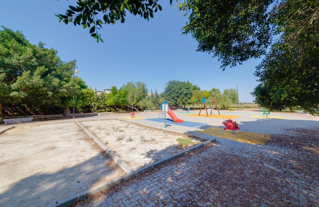 Herverkoop - Bungalow -
Torrevieja - La Siesta - El Salado - Torreta