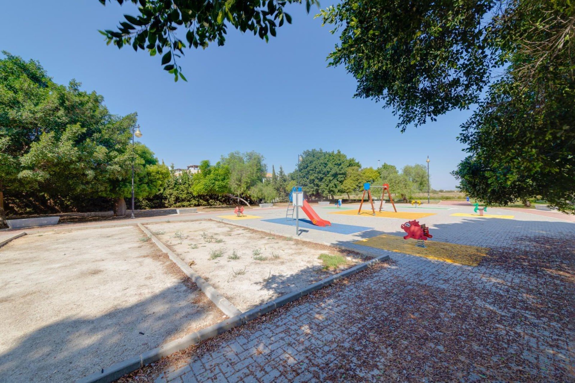 Herverkoop - Bungalow -
Torrevieja - La Siesta - El Salado - Torreta