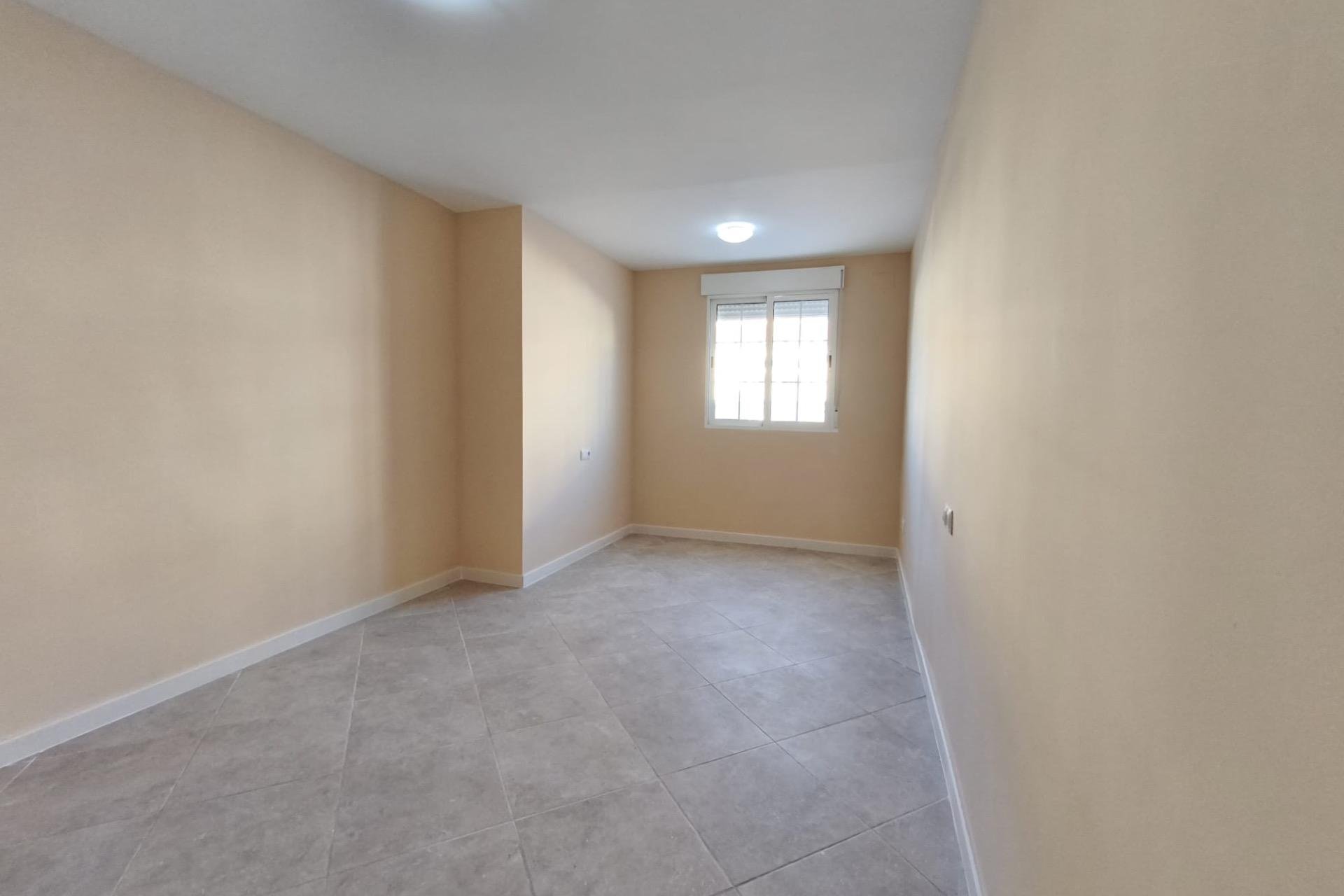 Herverkoop - Bungalow -
Torrevieja - La Siesta - El Salado - Torreta