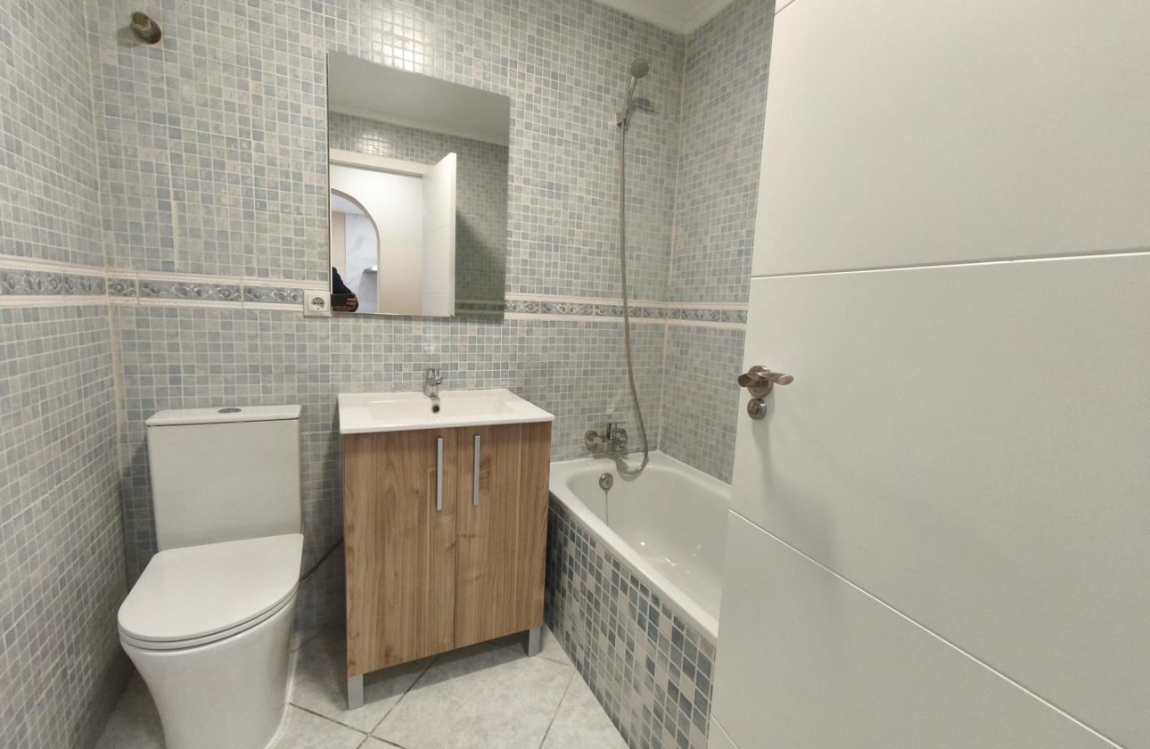 Herverkoop - Bungalow -
Torrevieja - La Siesta - El Salado - Torreta