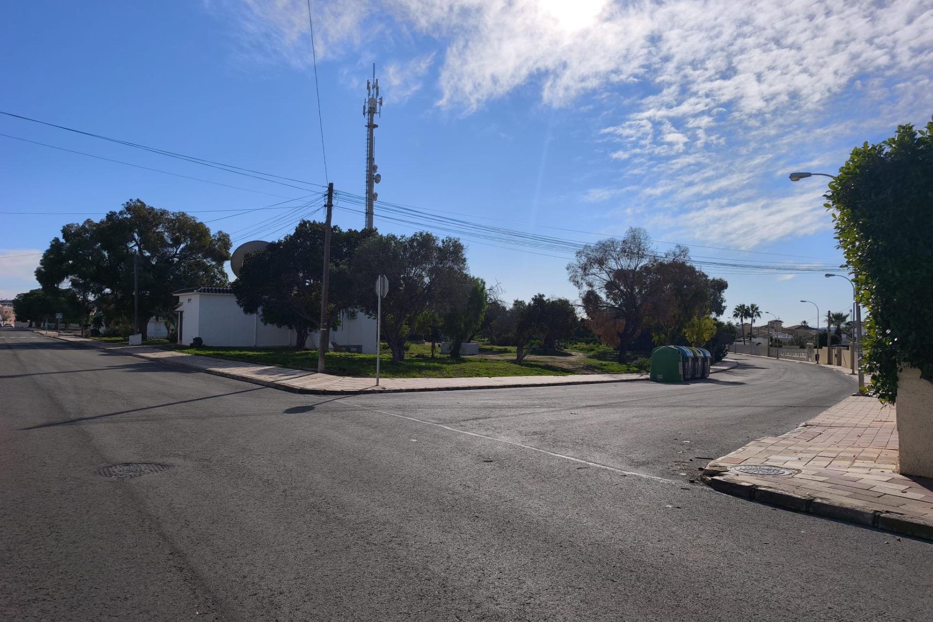 Herverkoop - Bungalow -
Torrevieja - La Siesta - El Salado - Torreta