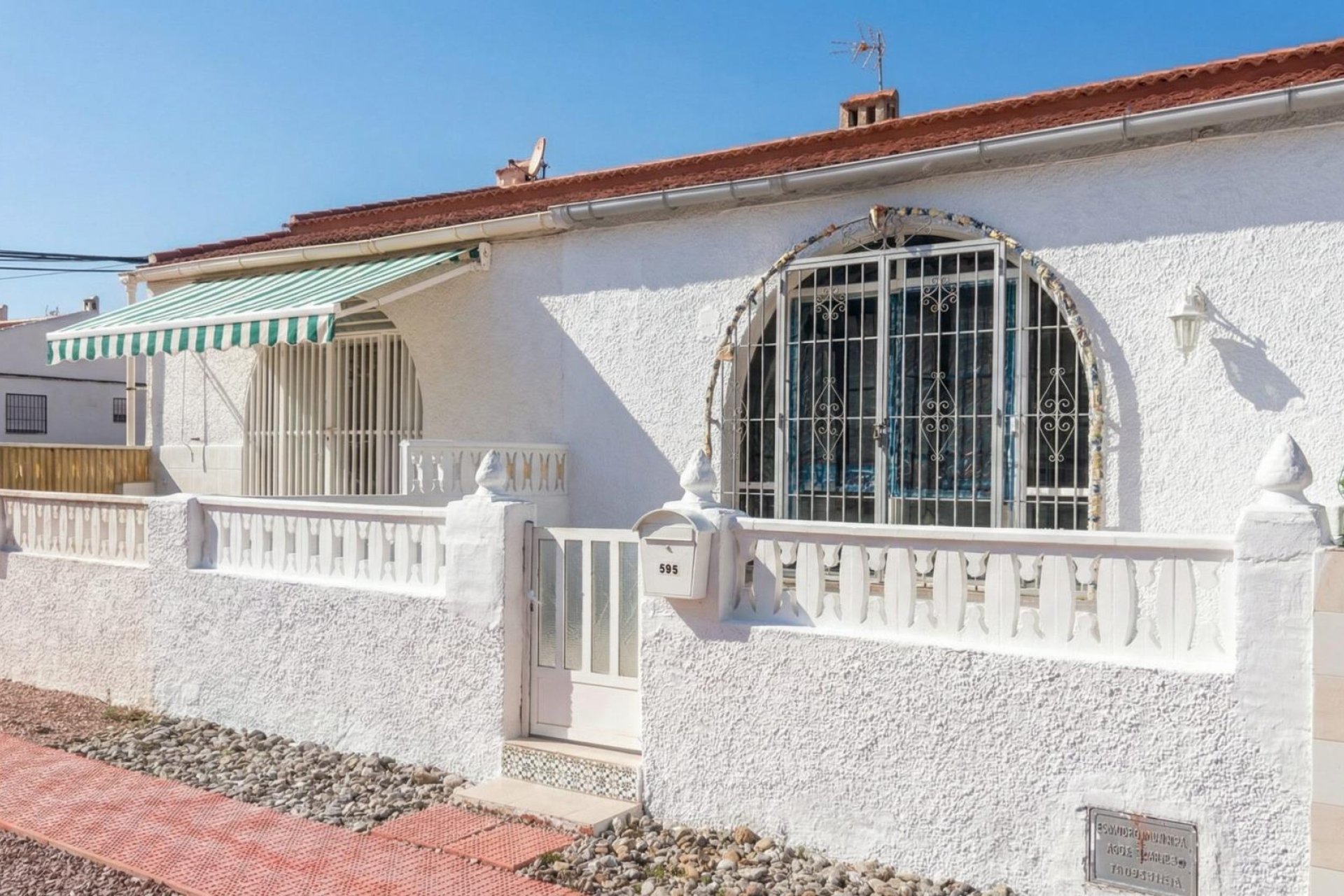Herverkoop - Bungalow -
Torrevieja - La Siesta - El Salado - Torreta