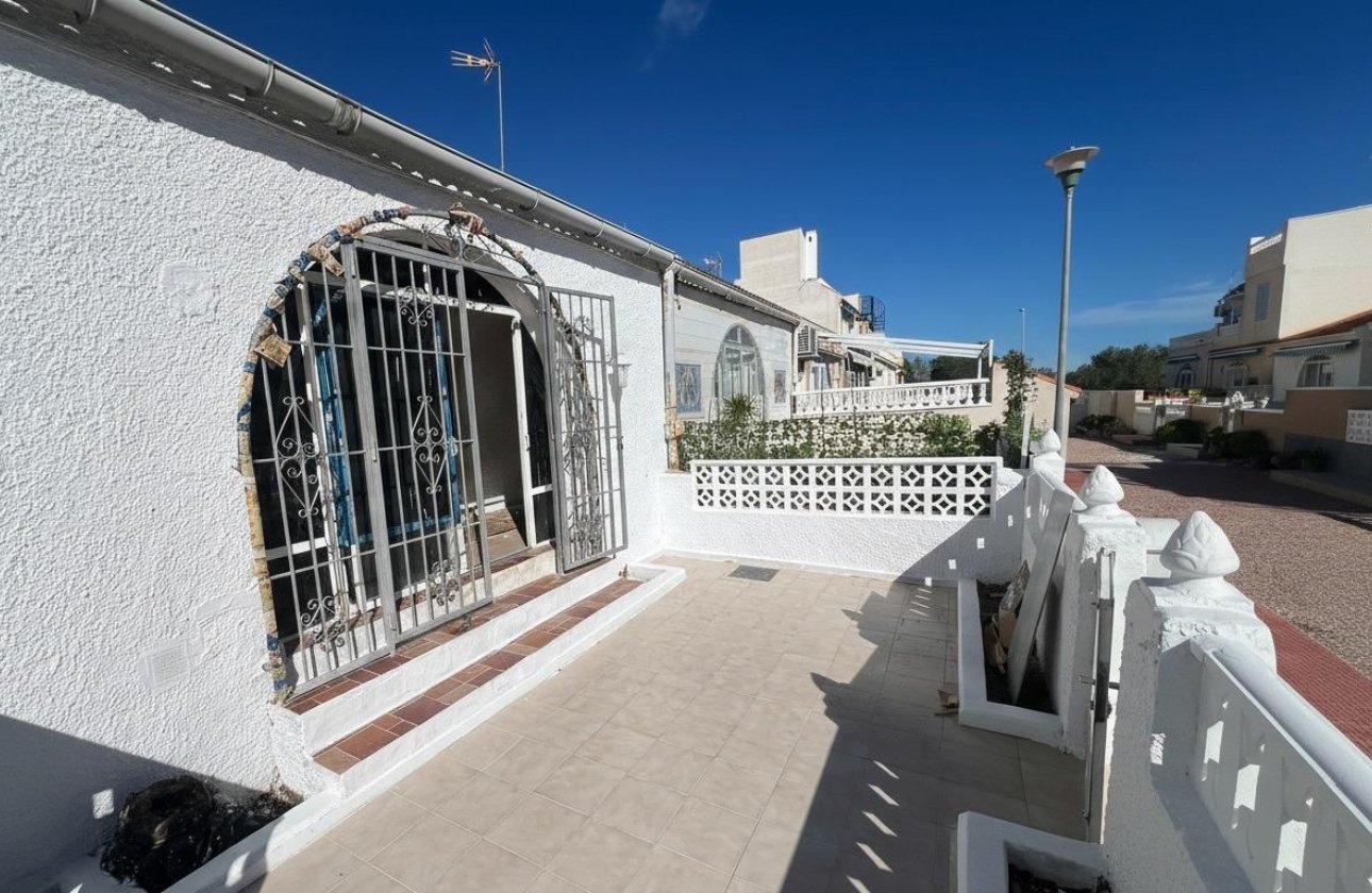 Herverkoop - Bungalow -
Torrevieja - La Siesta - El Salado - Torreta