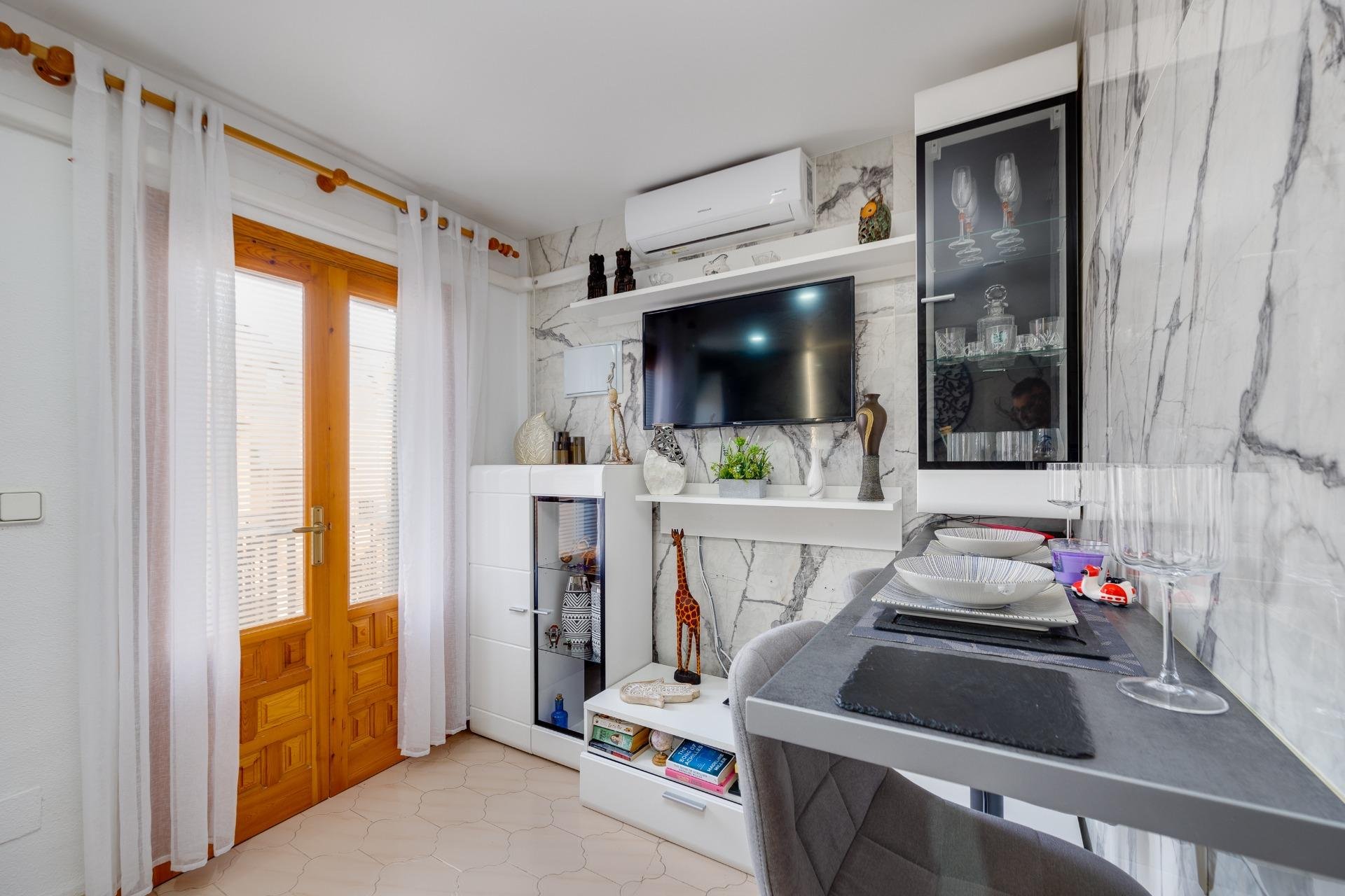 Herverkoop - Bungalow -
Torrevieja - La Siesta - El Salado - Torreta