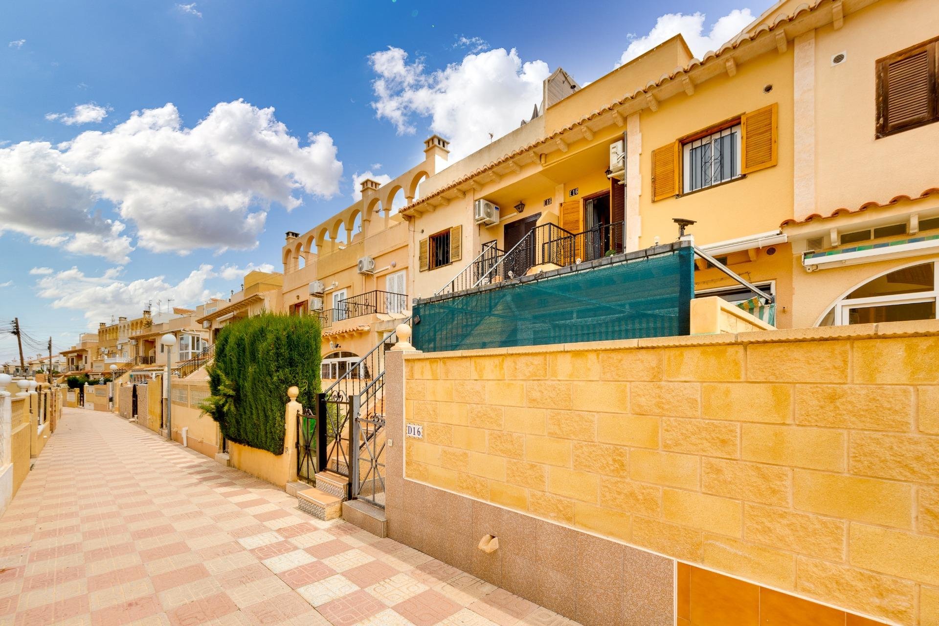 Herverkoop - Bungalow -
Torrevieja - La Siesta - El Salado - Torreta