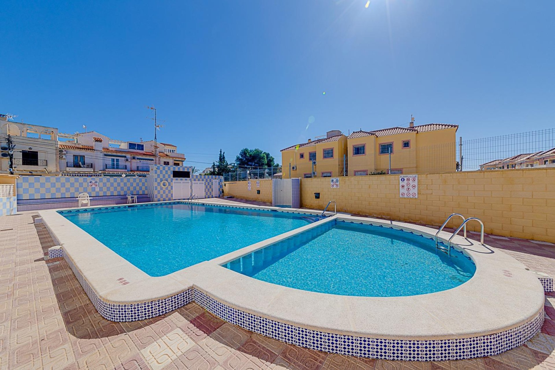 Herverkoop - Bungalow -
Torrevieja - La Siesta - El Salado - Torreta