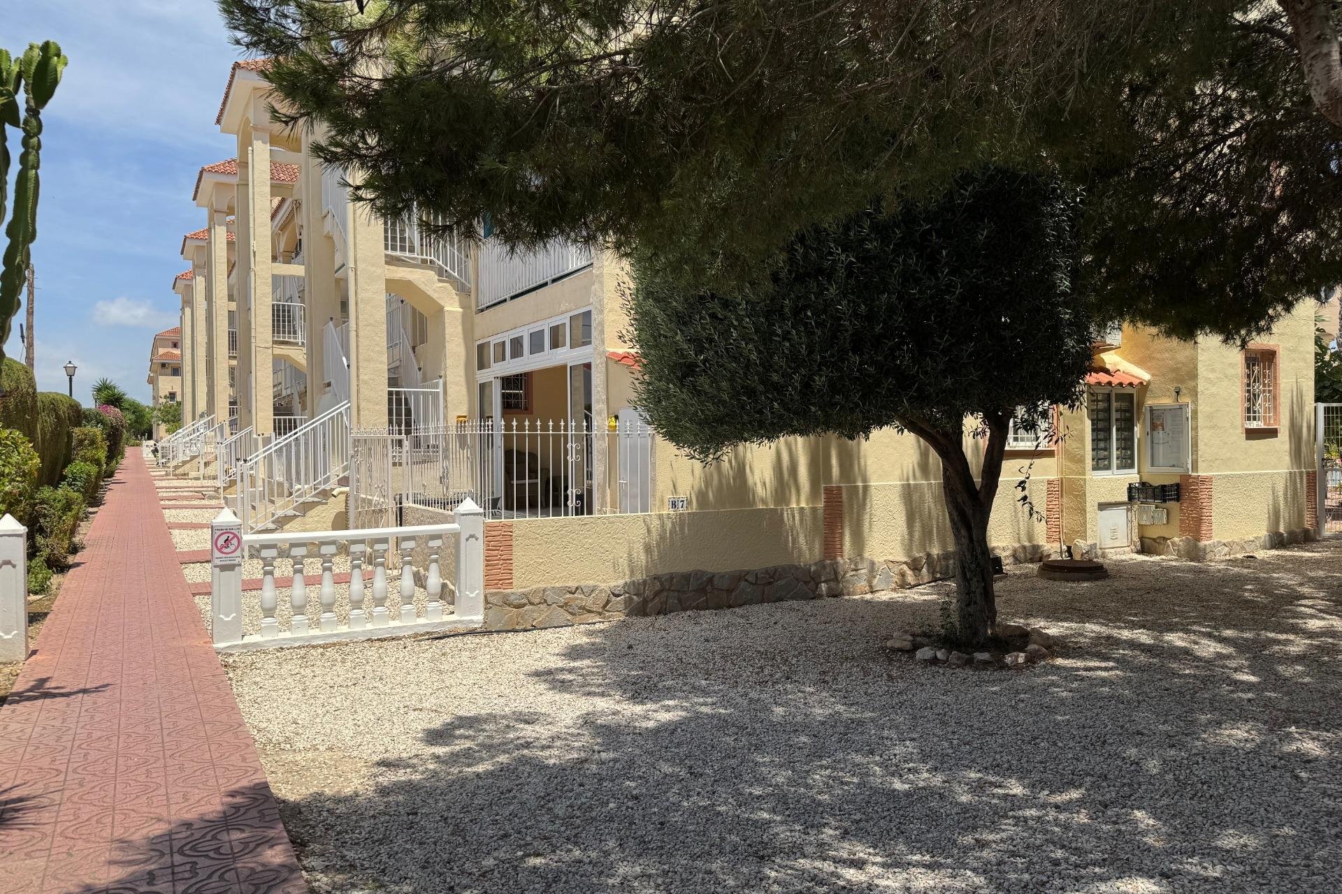 Herverkoop - Bungalow -
Torrevieja - La Siesta - El Salado - Torreta