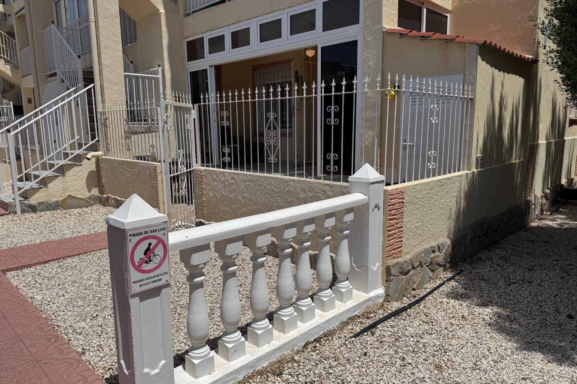 Herverkoop - Bungalow -
Torrevieja - La Siesta - El Salado - Torreta