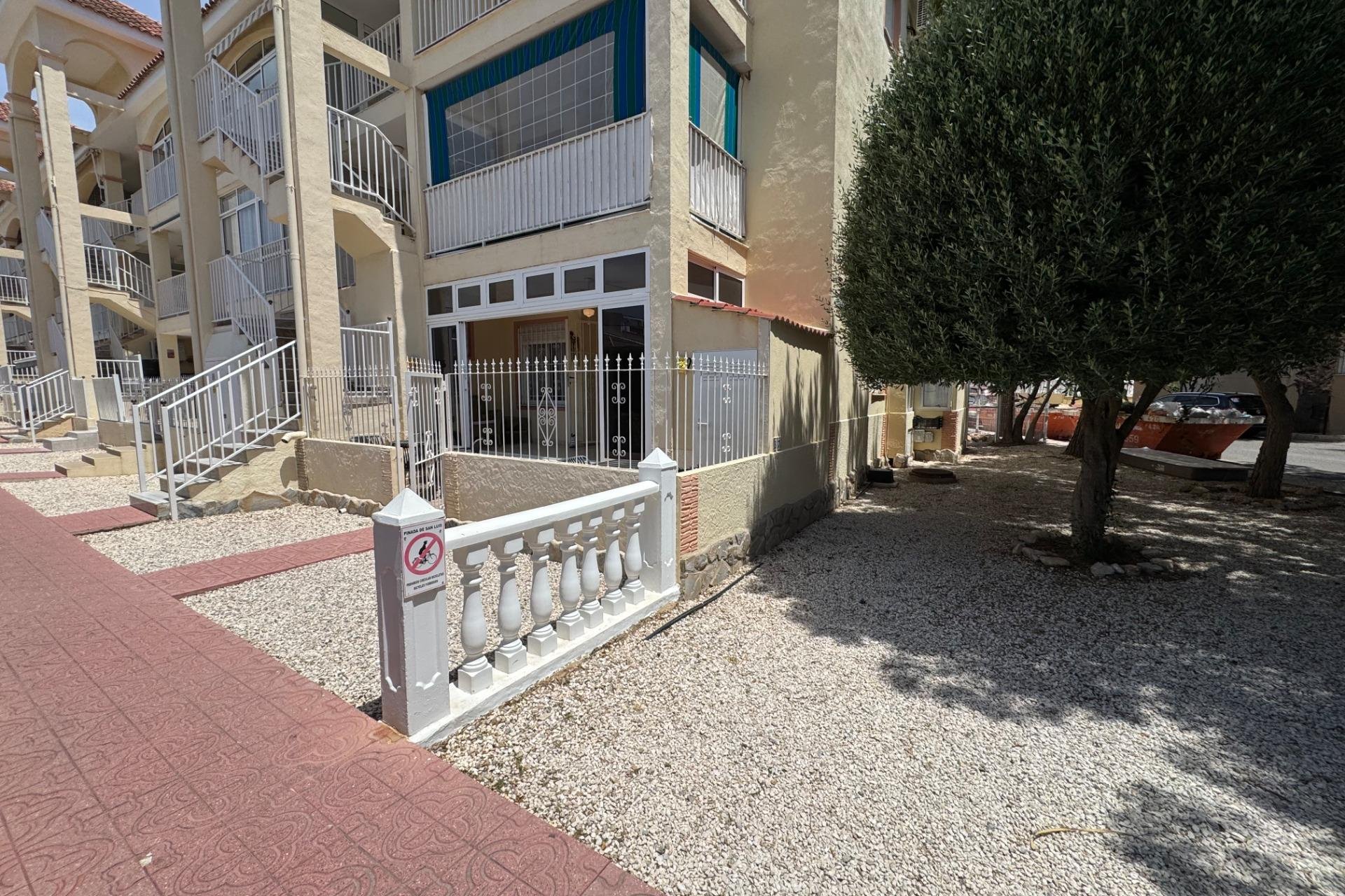 Herverkoop - Bungalow -
Torrevieja - La Siesta - El Salado - Torreta