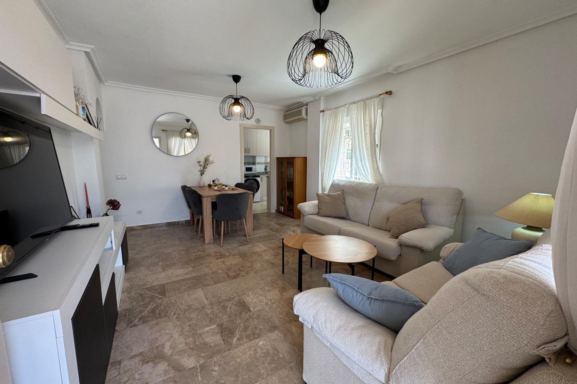 Herverkoop - Bungalow -
Torrevieja - La Siesta - El Salado - Torreta