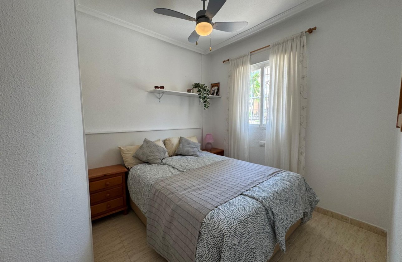 Herverkoop - Bungalow -
Torrevieja - La Siesta - El Salado - Torreta