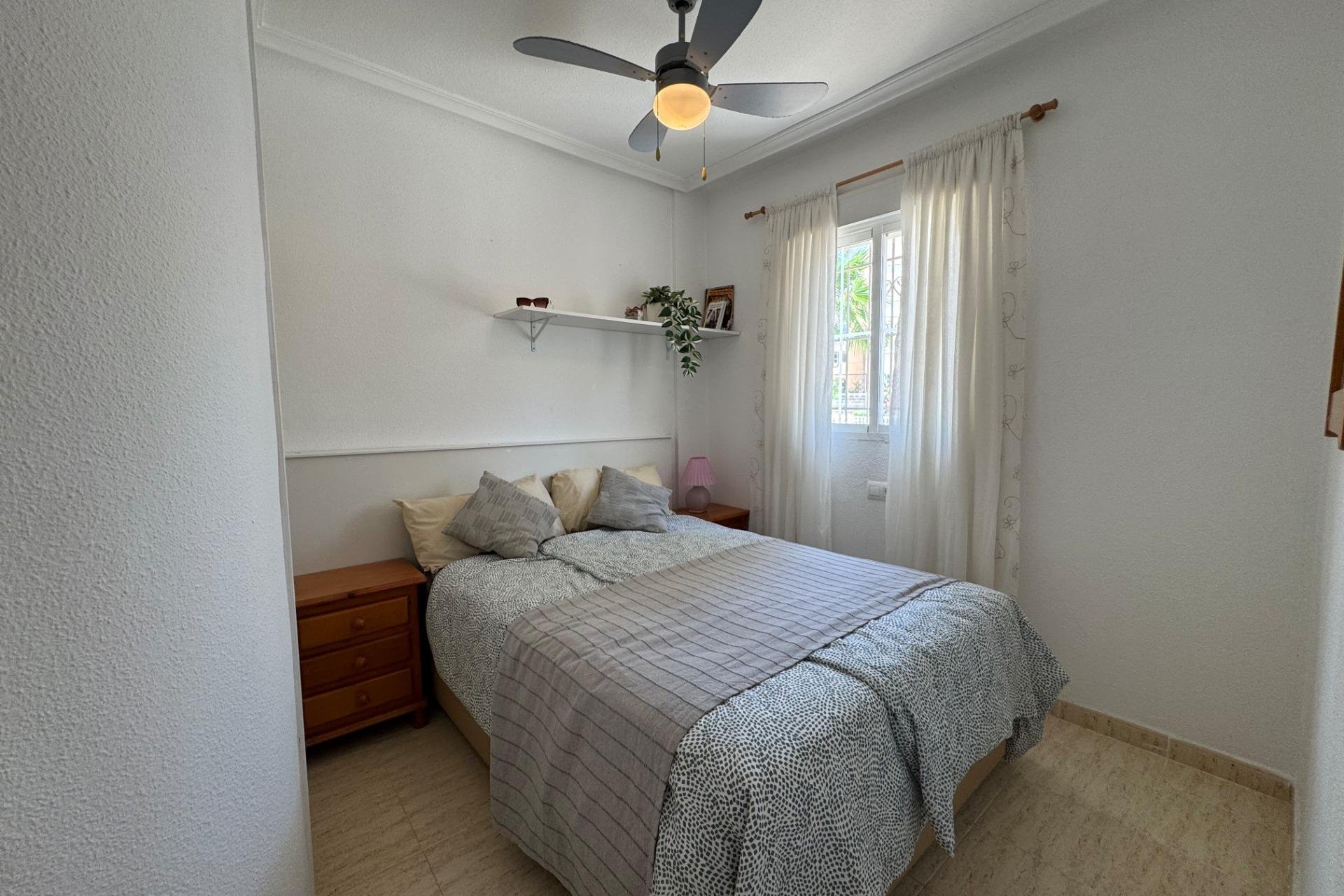 Herverkoop - Bungalow -
Torrevieja - La Siesta - El Salado - Torreta