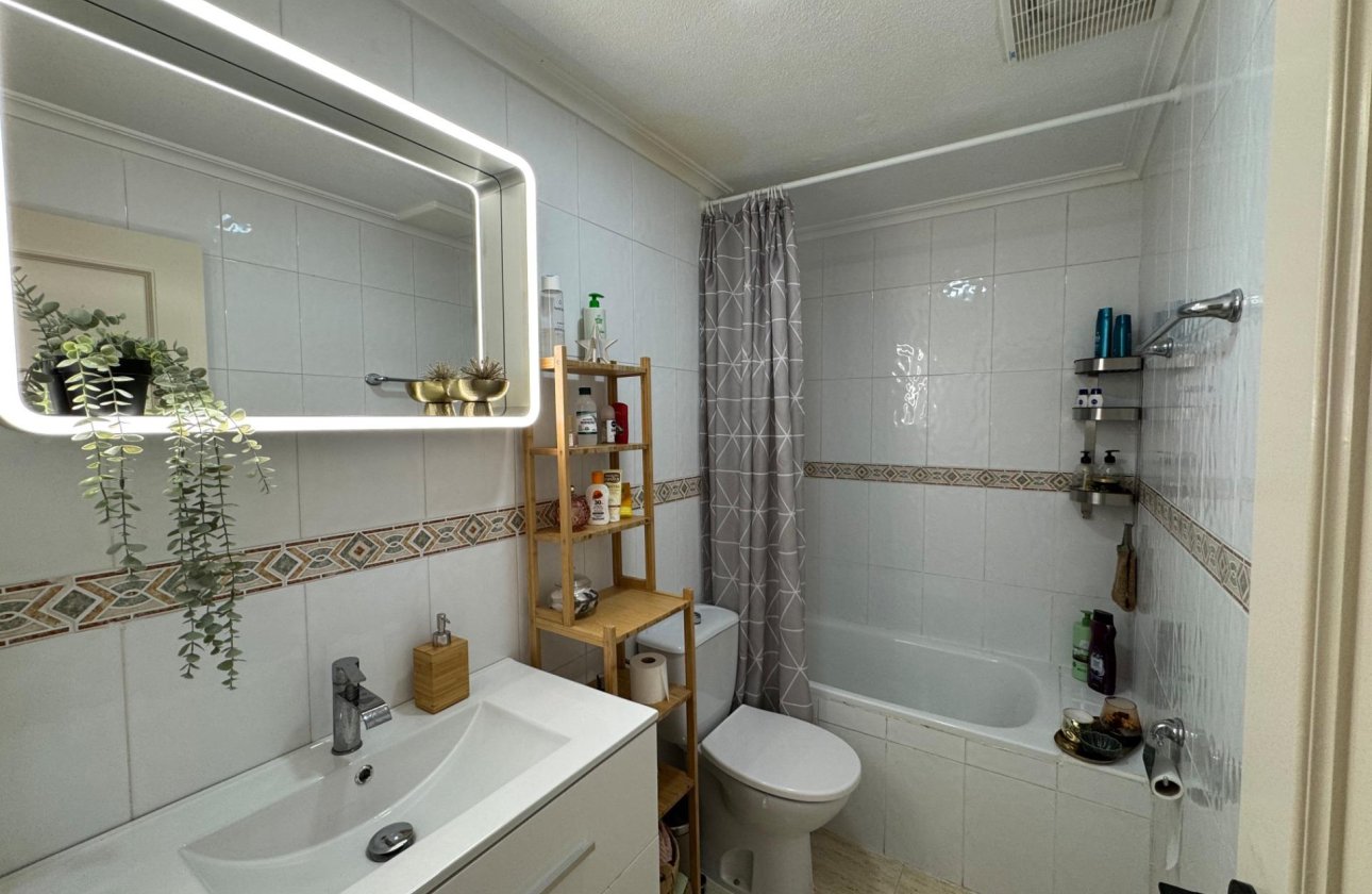 Herverkoop - Bungalow -
Torrevieja - La Siesta - El Salado - Torreta