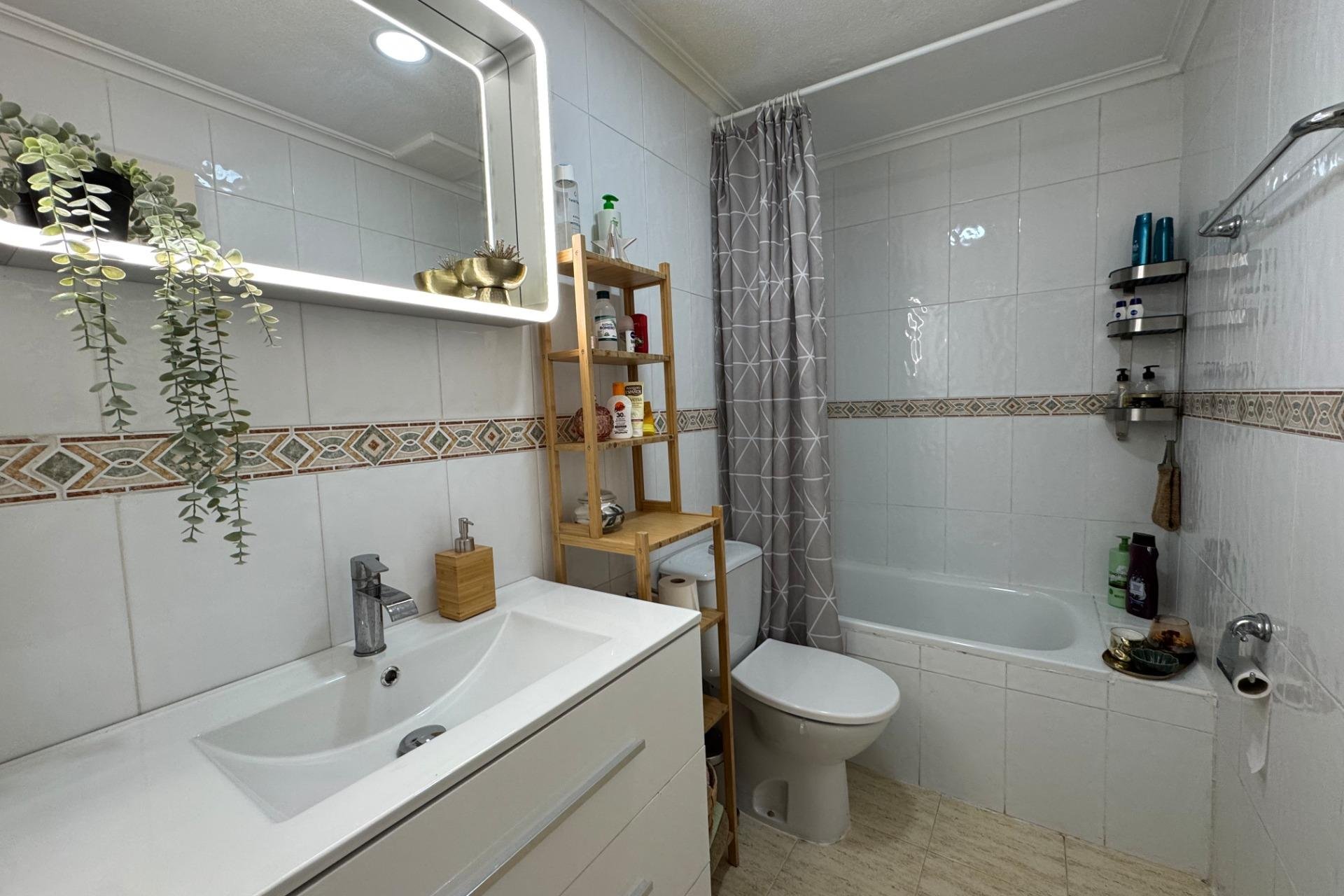 Herverkoop - Bungalow -
Torrevieja - La Siesta - El Salado - Torreta
