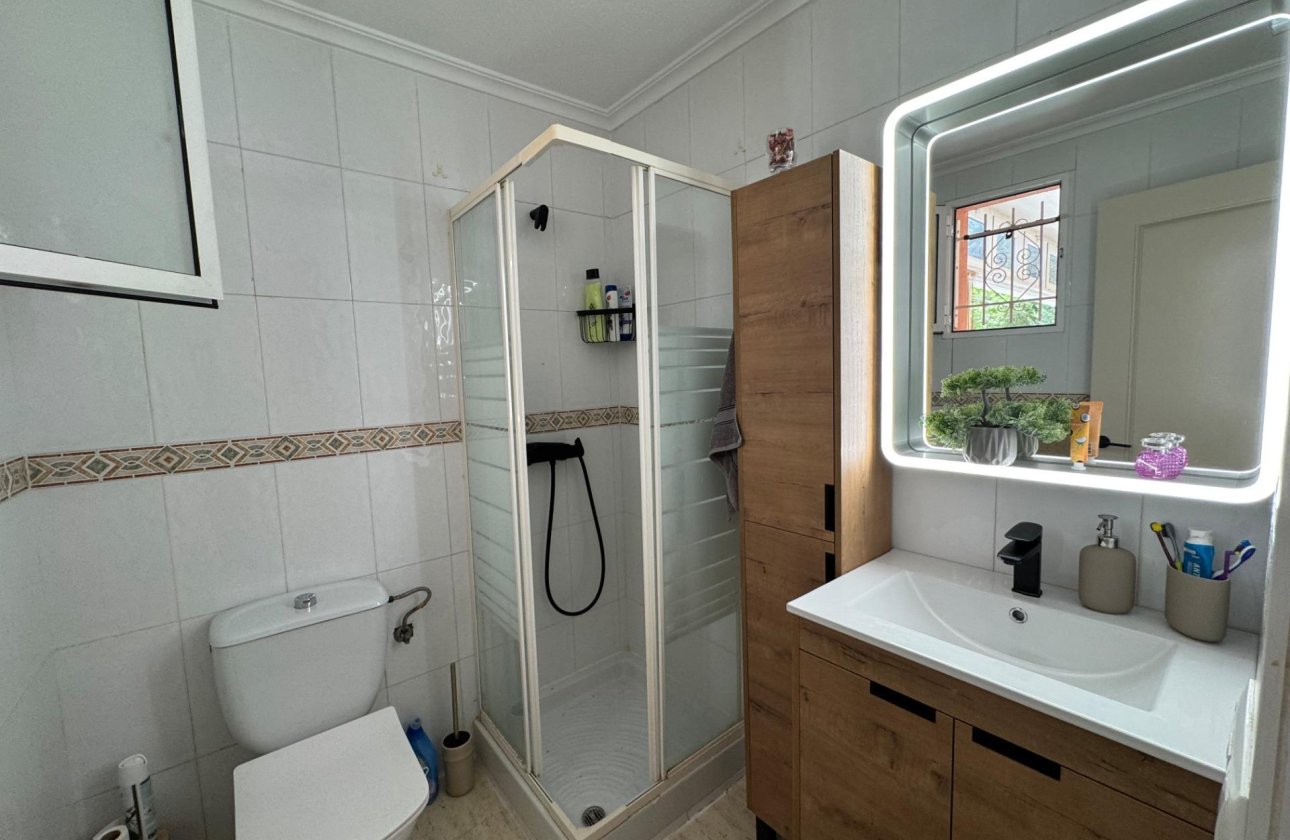 Herverkoop - Bungalow -
Torrevieja - La Siesta - El Salado - Torreta