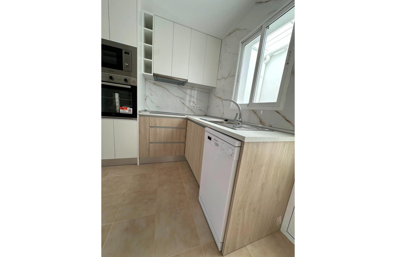 Herverkoop - Bungalow -
Torrevieja - La Siesta - El Salado - Torreta