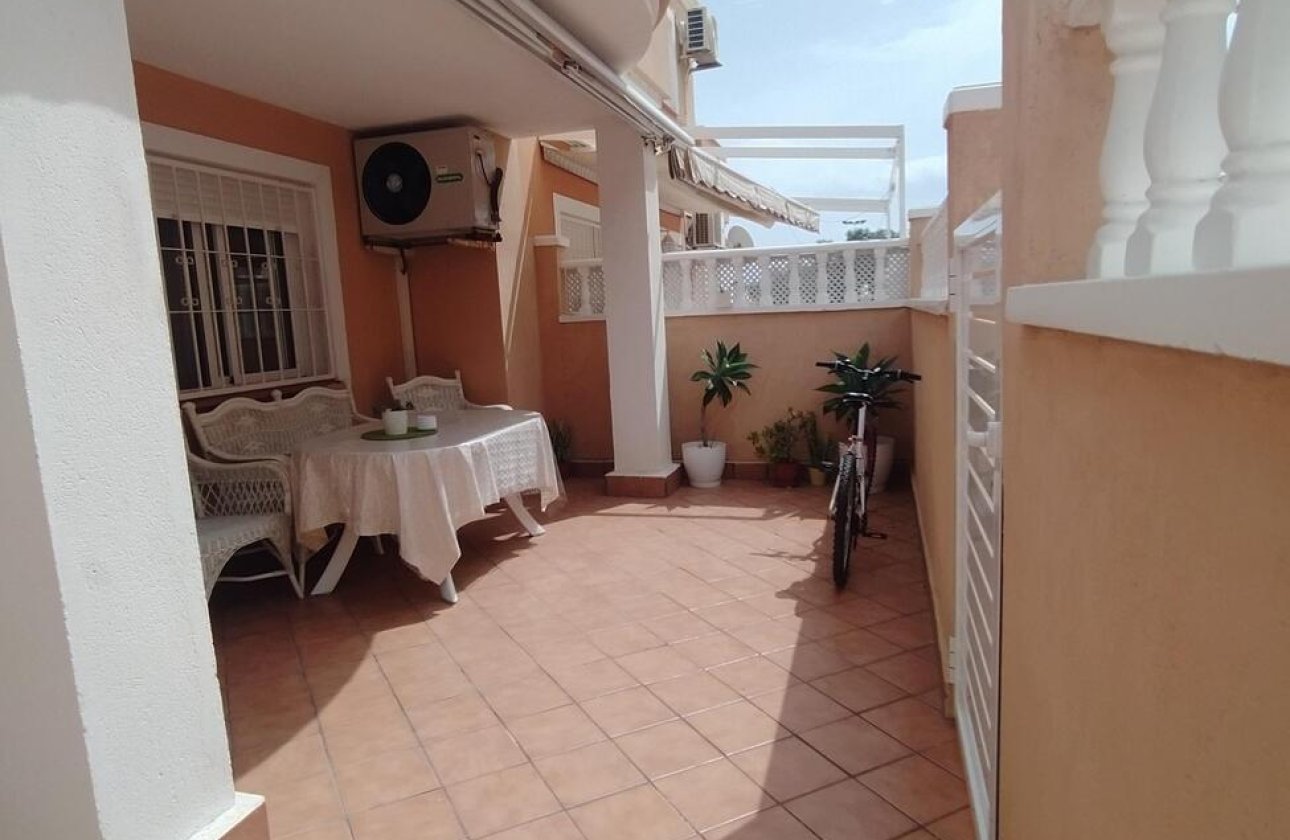 Herverkoop - Bungalow -
Torrevieja - LA VELETA MAR AZUL