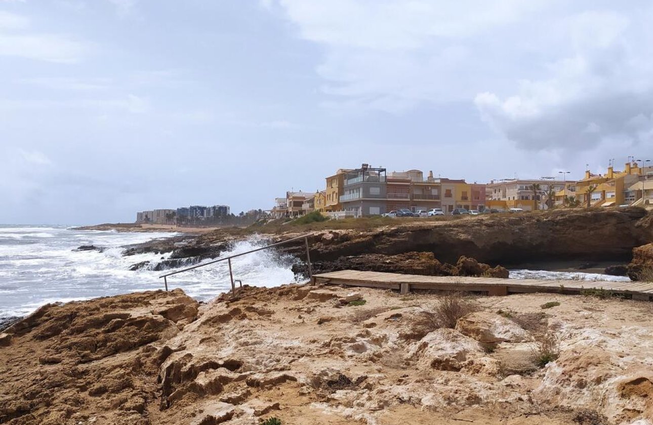 Herverkoop - Bungalow -
Torrevieja - LA VELETA MAR AZUL