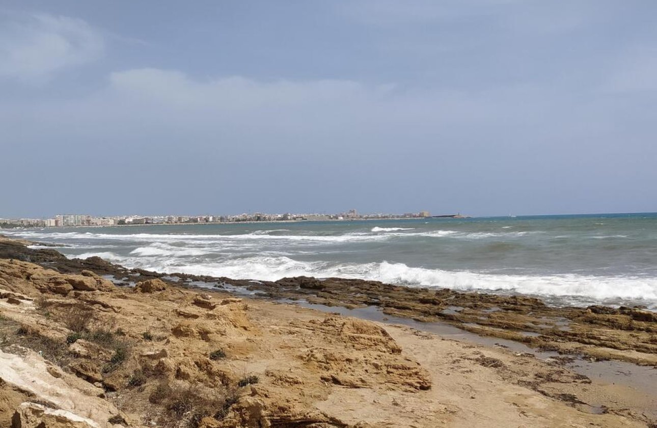 Herverkoop - Bungalow -
Torrevieja - LA VELETA MAR AZUL