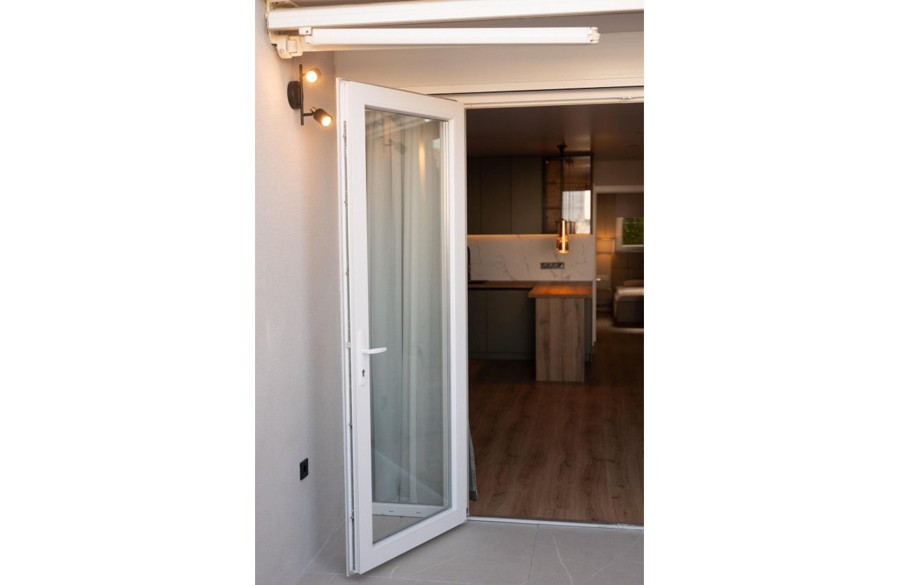Herverkoop - Bungalow -
Torrevieja - La Veleta