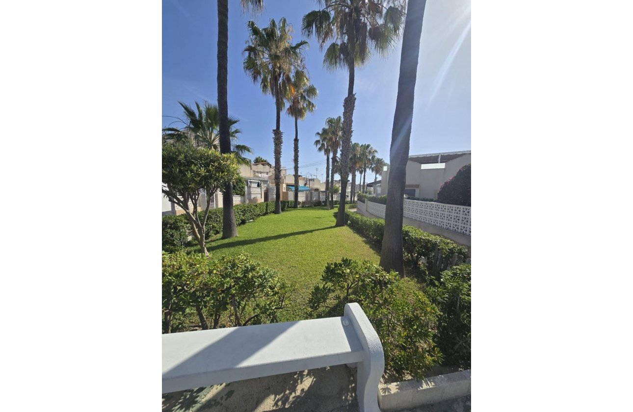Herverkoop - Bungalow -
Torrevieja - Los Balcones