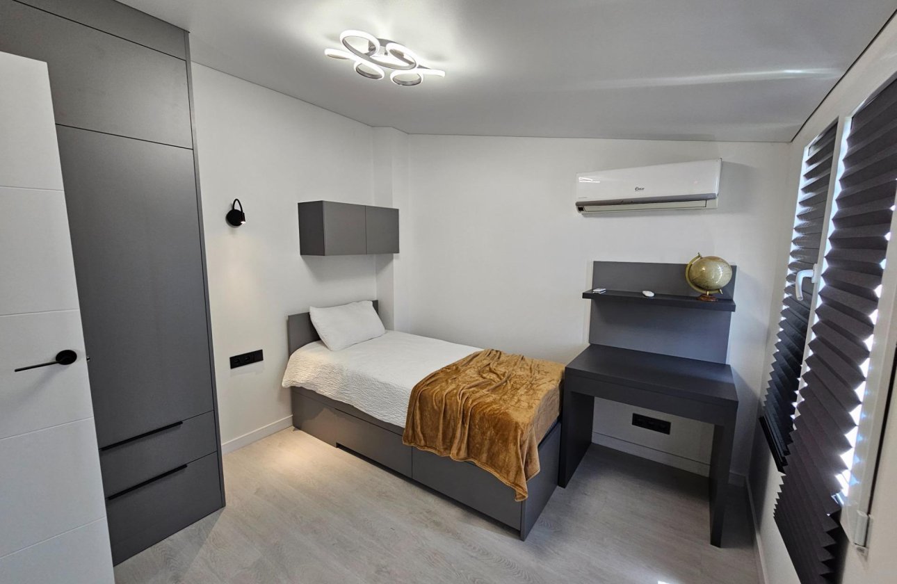 Herverkoop - Bungalow -
Torrevieja - Los Europeos