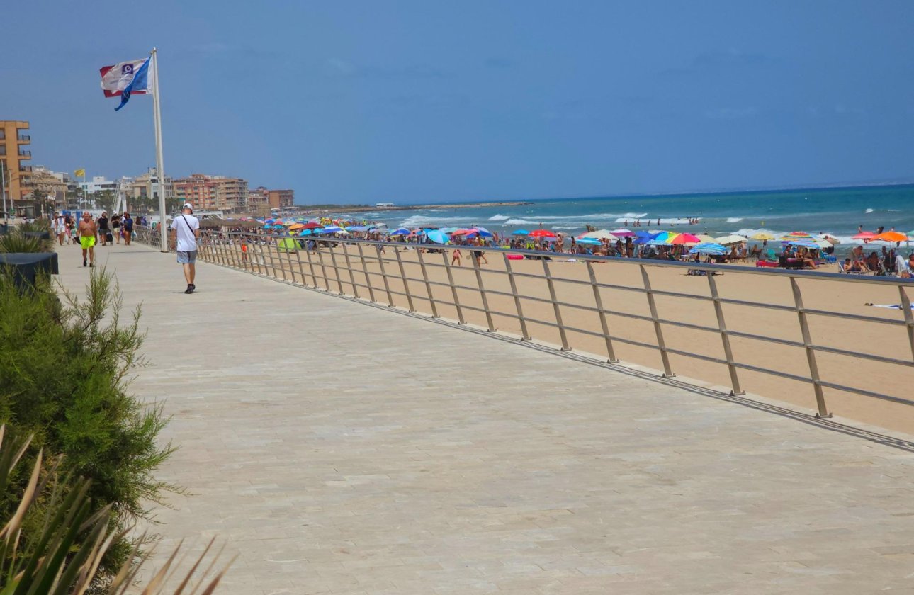 Herverkoop - Bungalow -
Torrevieja - Los Europeos