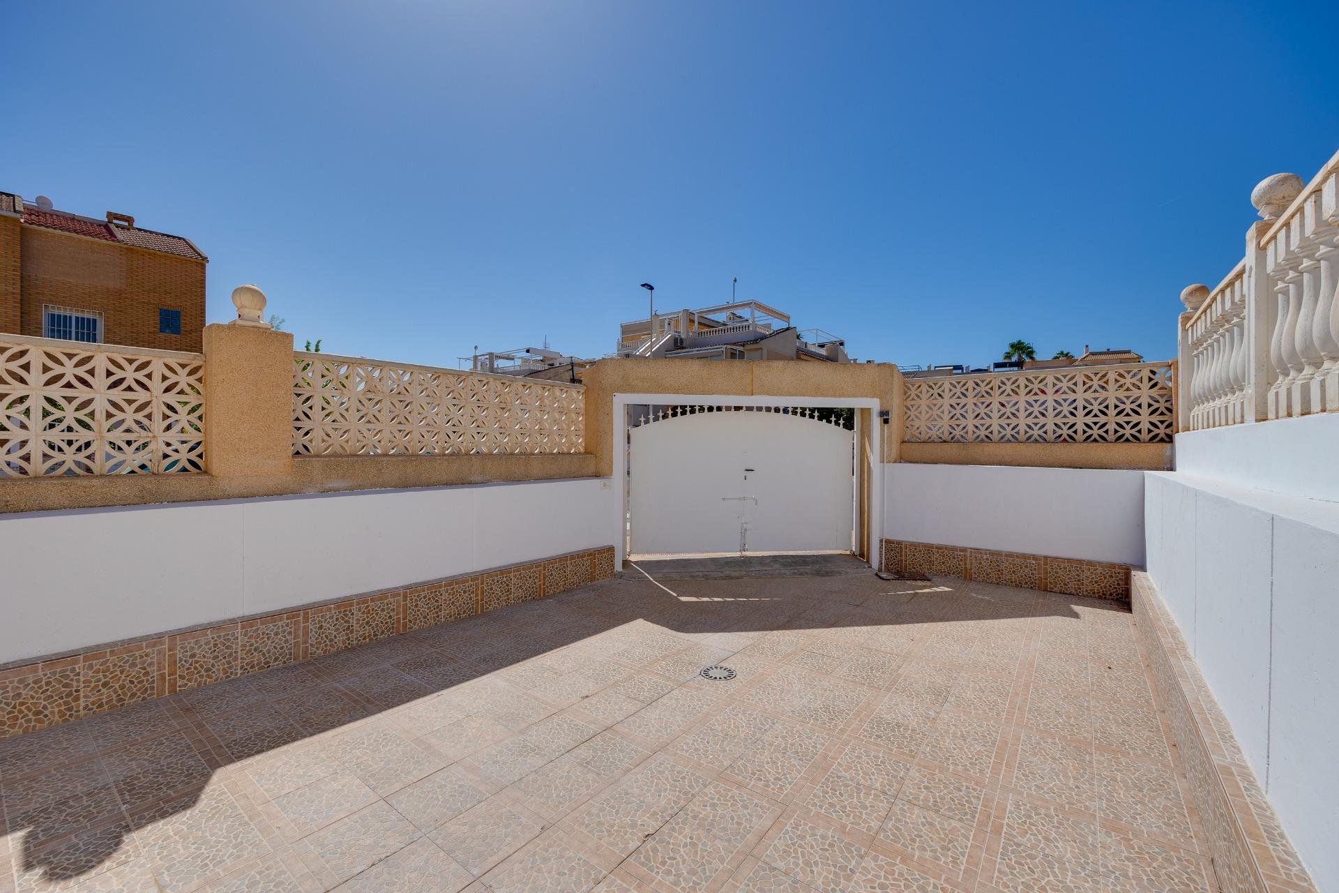 Herverkoop - Bungalow -
Torrevieja - Los Frutales