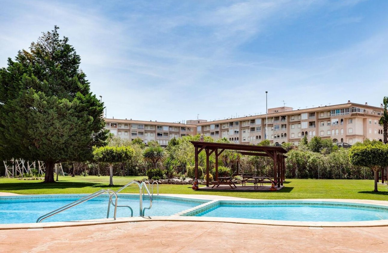 Herverkoop - Bungalow -
Torrevieja - PARQUE DE LAS NACIONES