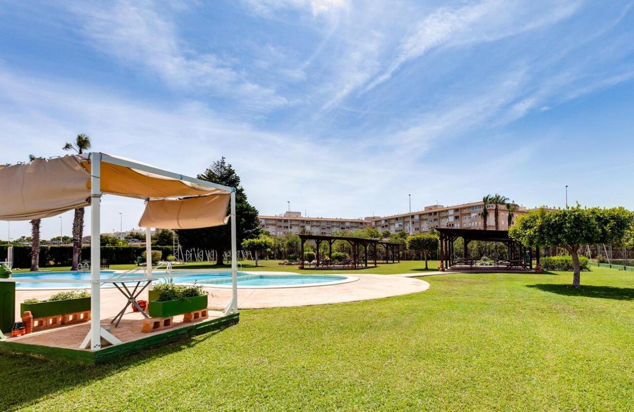 Herverkoop - Bungalow -
Torrevieja - PARQUE DE LAS NACIONES