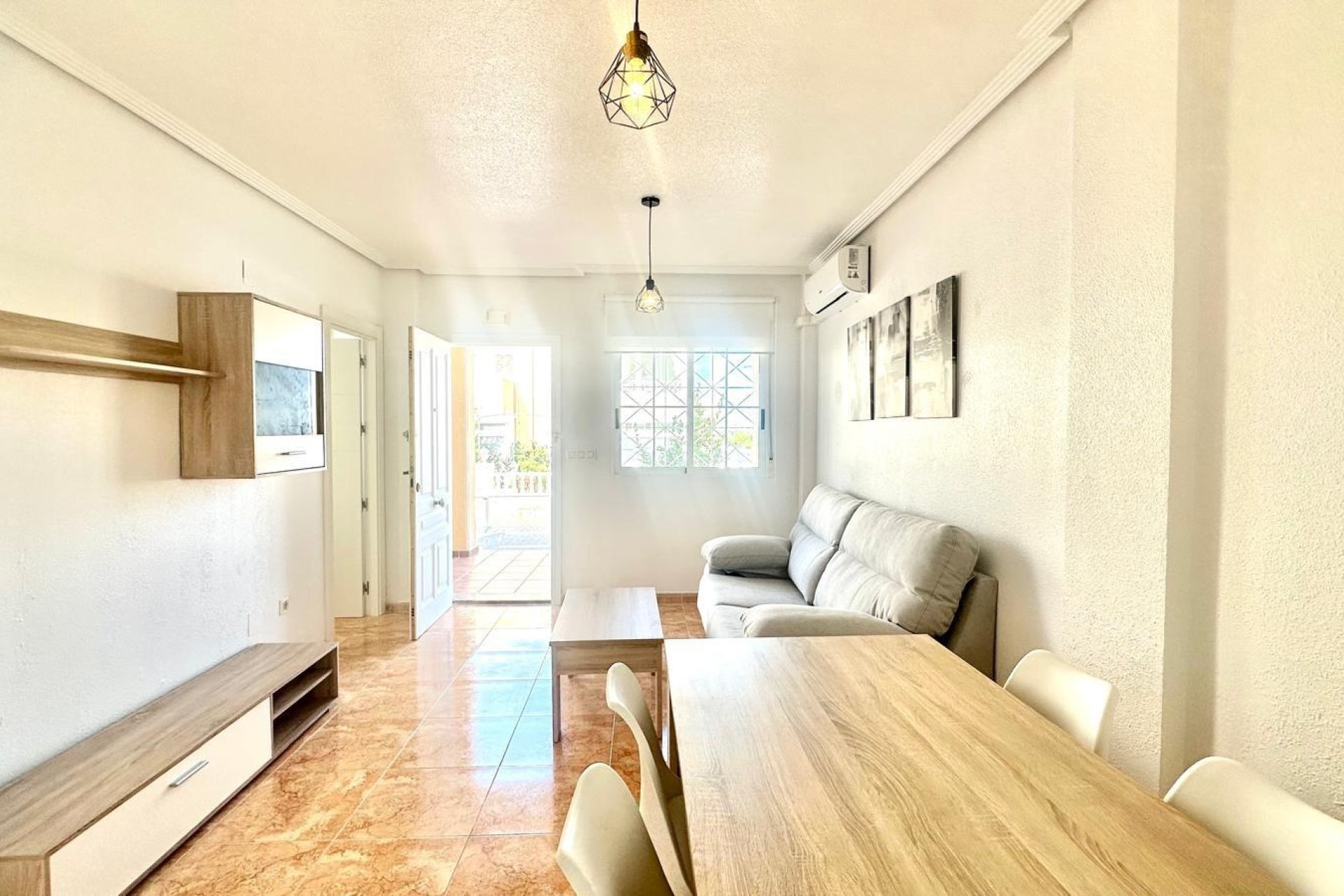 Herverkoop - Bungalow -
Torrevieja - Playa de los Locos