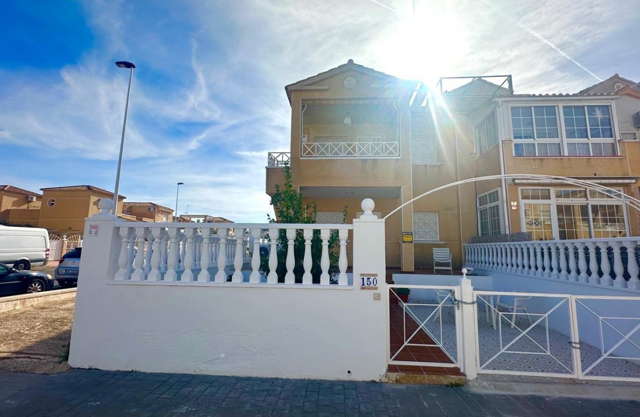 Herverkoop - Bungalow -
Torrevieja - Playa de los Locos