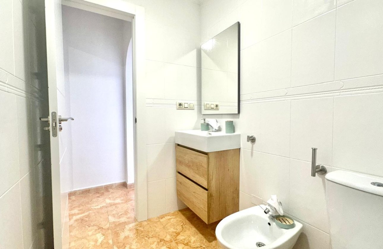 Herverkoop - Bungalow -
Torrevieja - Playa de los Locos