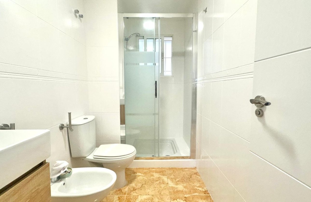 Herverkoop - Bungalow -
Torrevieja - Playa de los Locos