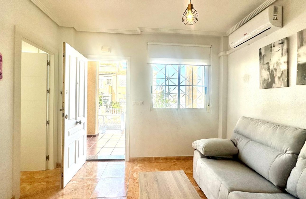 Herverkoop - Bungalow -
Torrevieja - Playa de los Locos