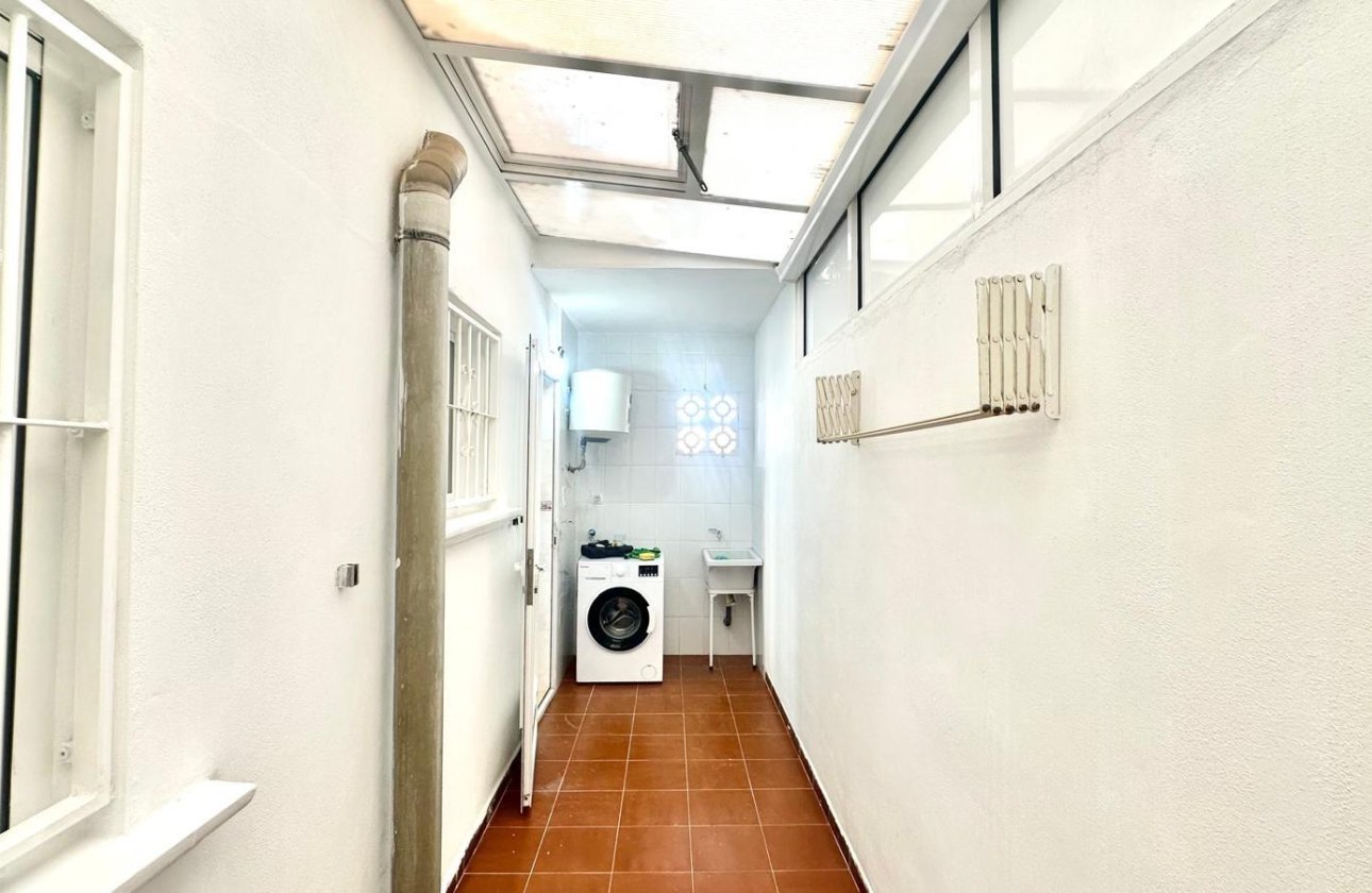 Herverkoop - Bungalow -
Torrevieja - Playa de los Locos