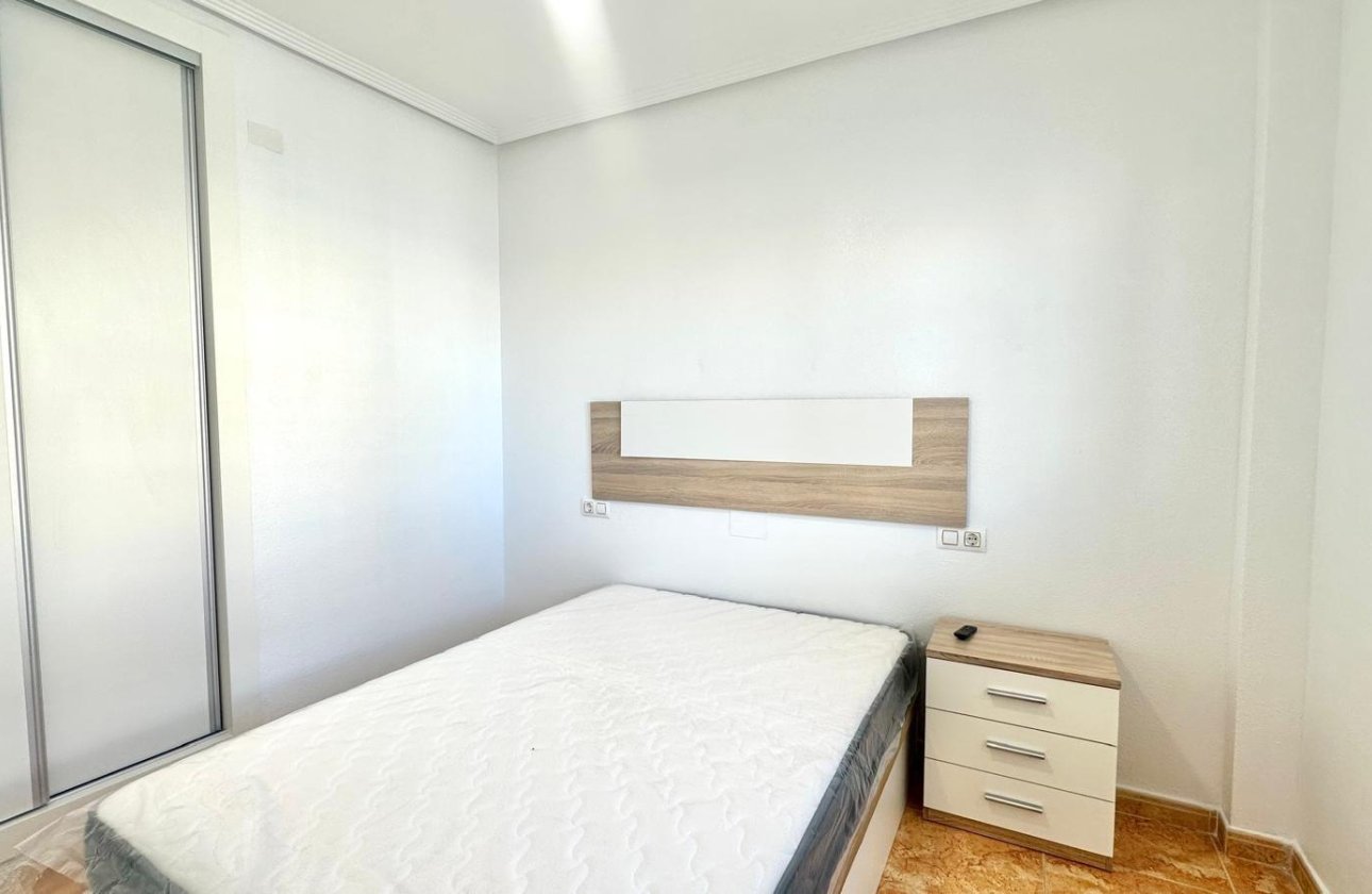 Herverkoop - Bungalow -
Torrevieja - Playa de los Locos