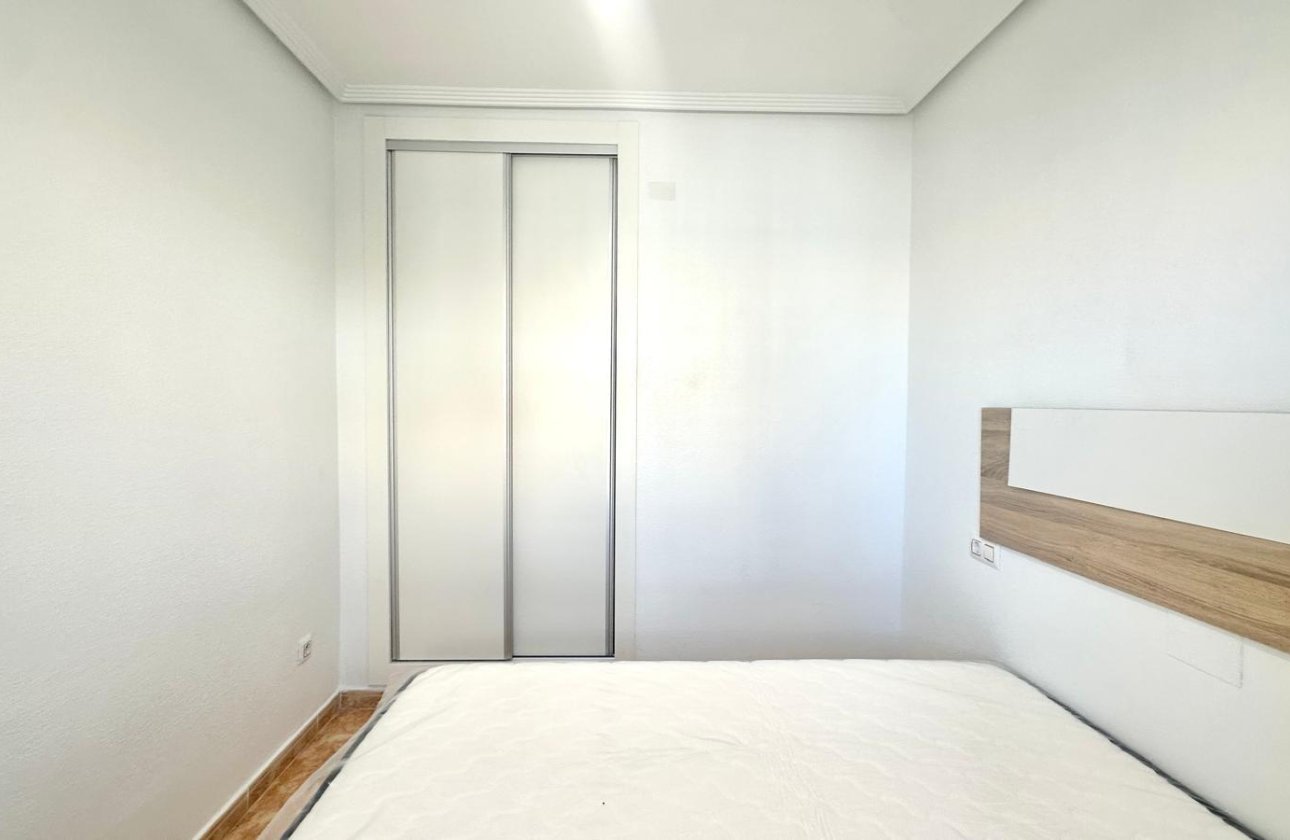 Herverkoop - Bungalow -
Torrevieja - Playa de los Locos