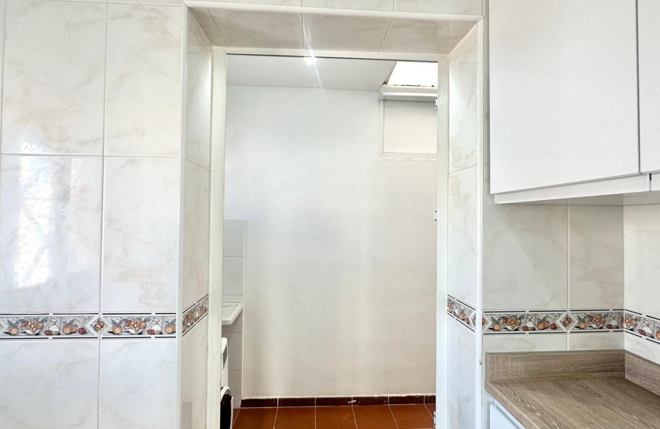 Herverkoop - Bungalow -
Torrevieja - Playa de los Locos